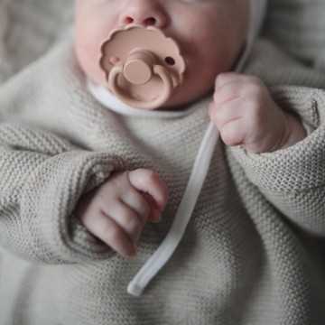 FRIGG Fopspeen Daisy [ Rose Gold] Natuurlijk Rubber