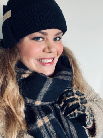 1916c03f b9f7 4aea aa73 871a0a5ff121