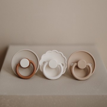 FRIGG Fopspeen Daisy [ Dusty Rose ] Natuurlijk Rubber