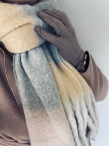 D327c127 f978 4c8b bbd8 cbd8abaec144