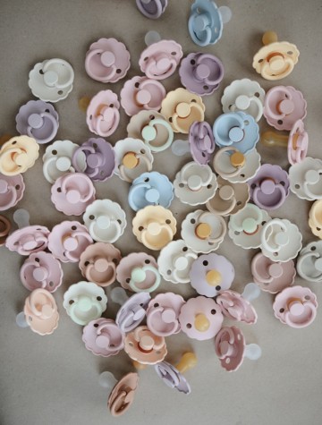 Frigg fopspeen daisy bloom  soft lilac  natuurlijk rubber 4