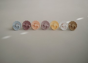 Frigg fopspeen daisy bloom  soft lilac  natuurlijk rubber 6