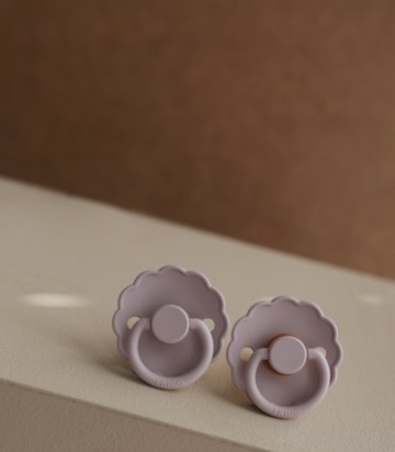 Frigg fopspeen daisy bloom  soft lilac  natuurlijk rubber 8