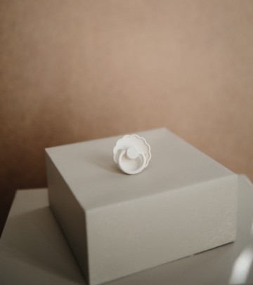 Frigg fopspeen daisy bloom  white  natuurlijk rubber 5