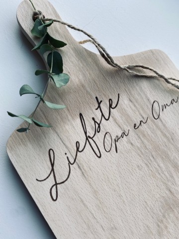 Houten snij borrelplank  liefste opa  oma  1