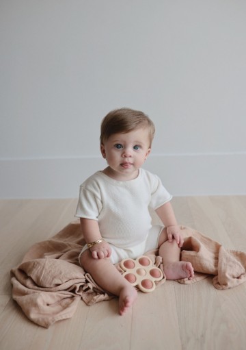 Mushie press toy flower  rose blush shiting sand  8