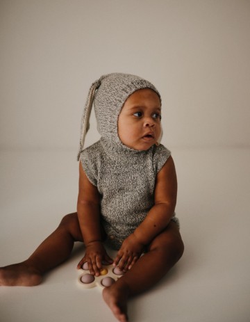 Mushie press toy flower  soft lilac daffodil ivory  11